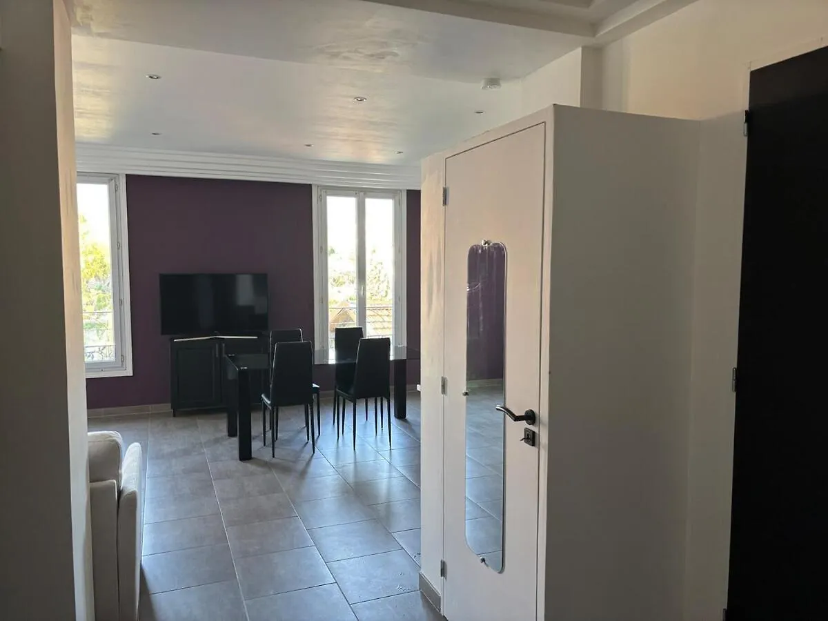 3-R Bright, Beach Within 15 Min Walk Nizza 0*,  Francia