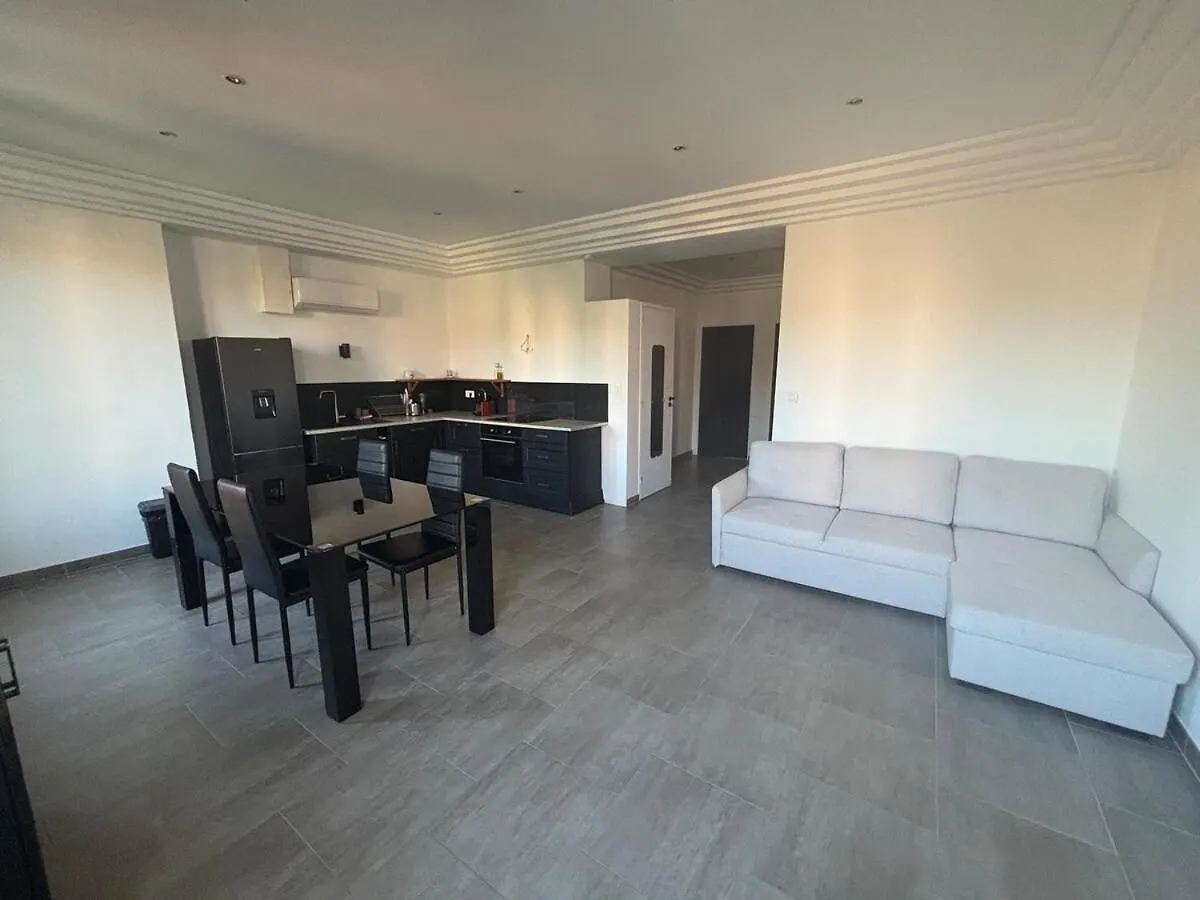 3-R Bright, Beach Within 15 Min Walk Nizza